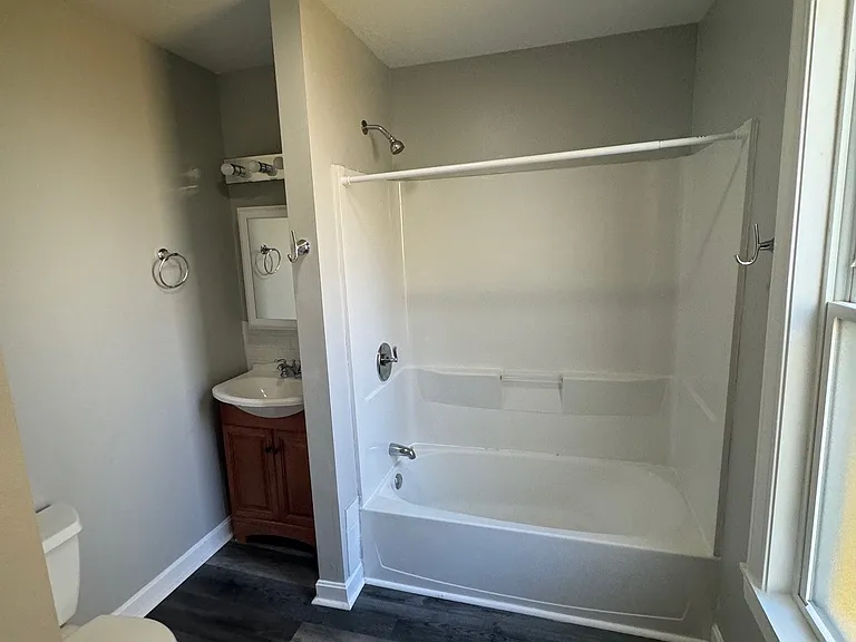 10 Pratt St #1 — Photo 10
