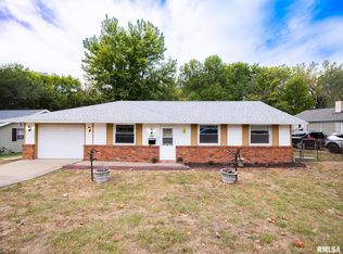 200 Frontenac Rd, Marquette Heights, IL 61554