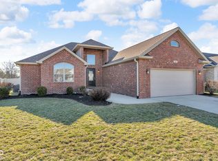 2565 Coneflower Ct, Columbus, IN 47201