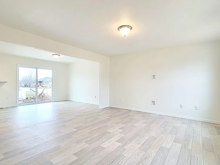 1929 Blue Stem Ct — Photo 8