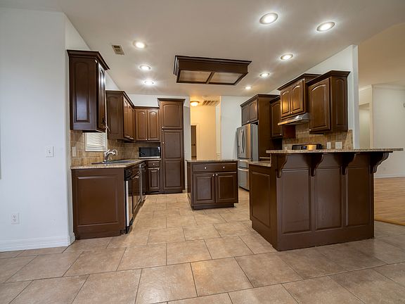 5th image of 4604 SW Swinton Dr