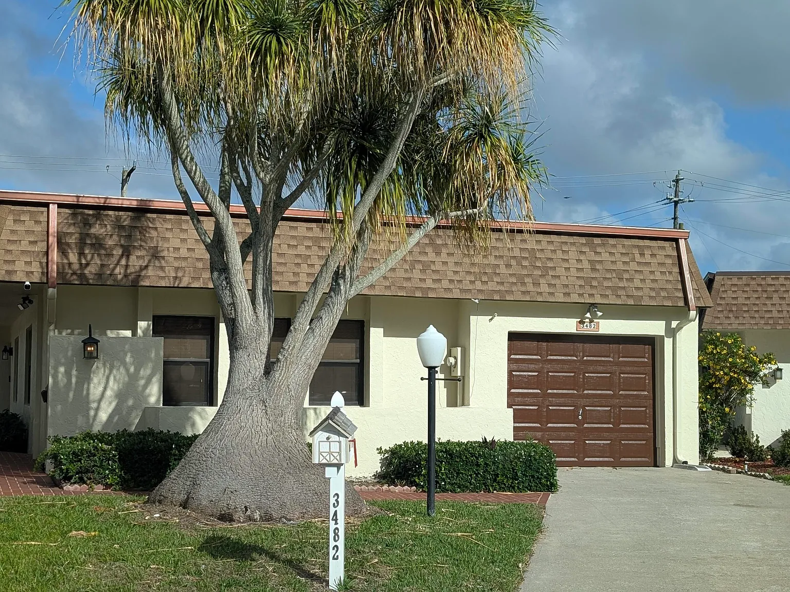 2 bed, 1.0 bath, 1728 sqft, $2,800 — Photo 2