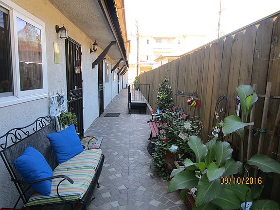 3rd image of 429 E Providencia Ave APT C