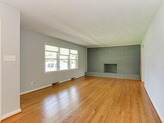 4th image of 44 Bruton Ave