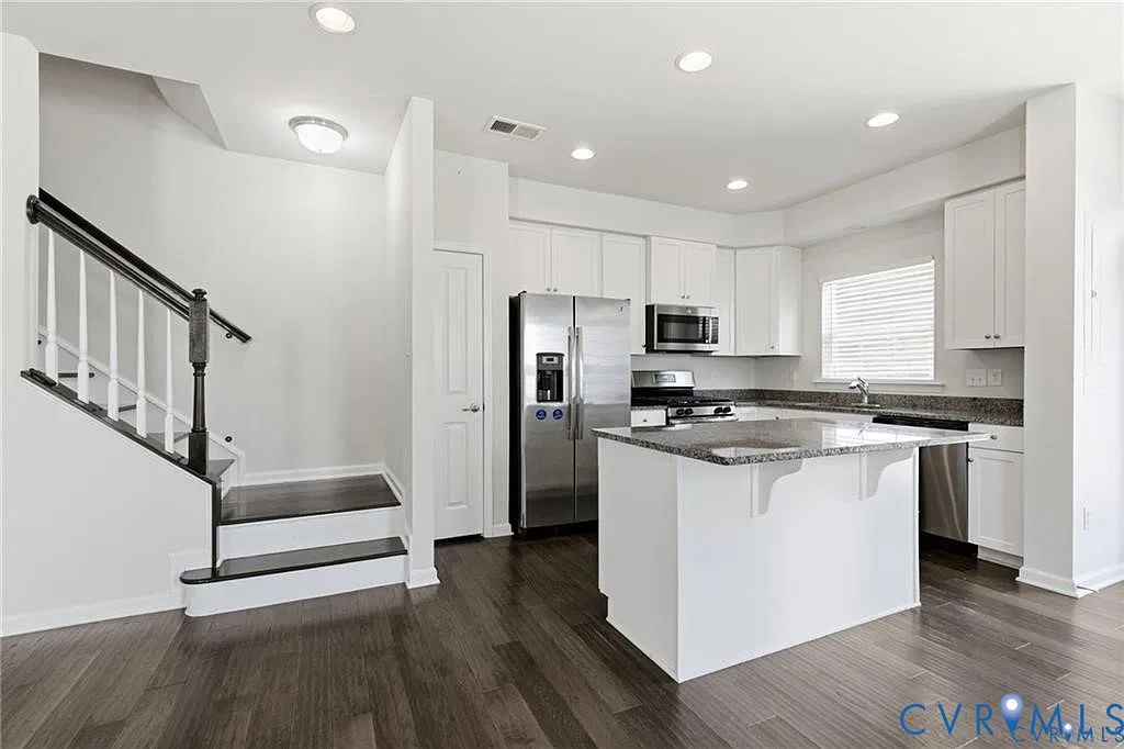 3 bed, 2.5 bath, 1562 sqft, $2,295 — Photo 4