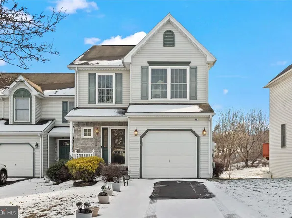 1069 Memory Ln, Harrisburg, PA 17111