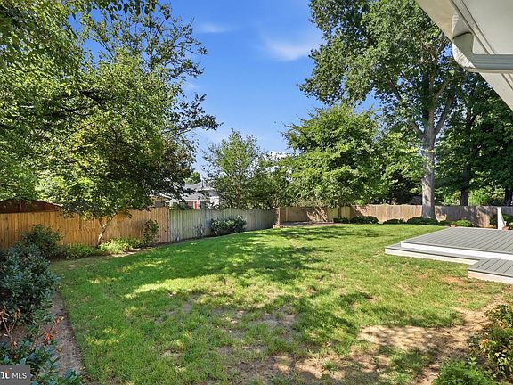 5th image of 1003 Collingwood Rd