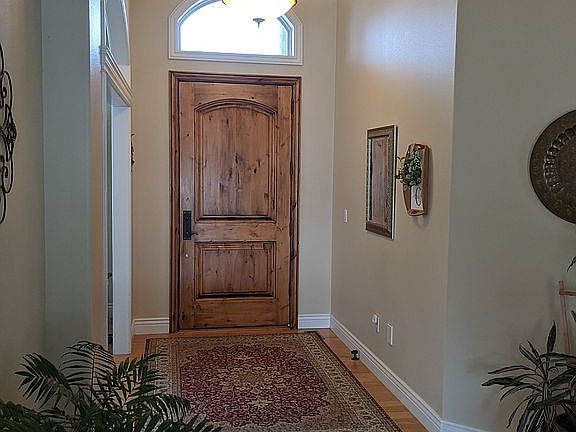 3rd image of 3654 Burgundy Dr