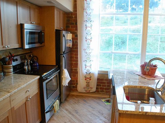 3rd image of 2823 E Main St APT 207