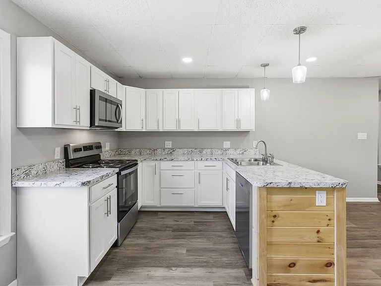 1725 Henry Ave #101 — Photo 6