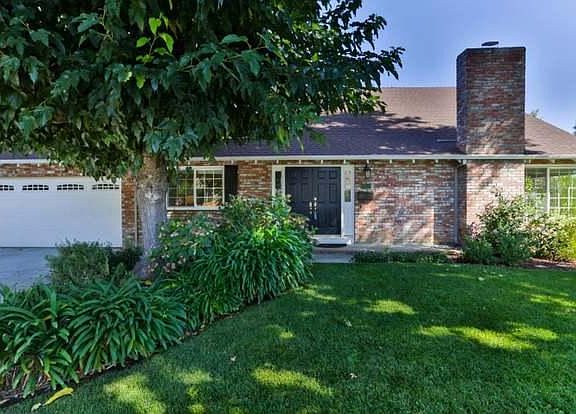 2nd image of 1751 Montemar Way