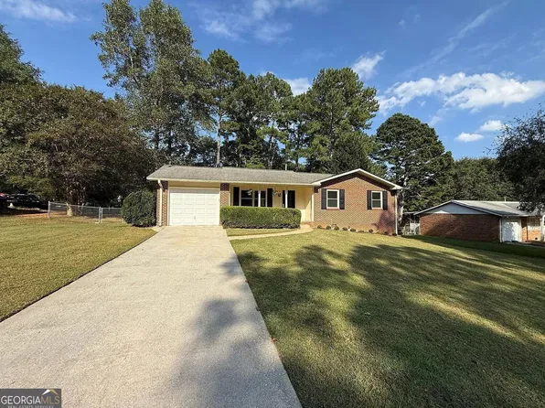 849 Pine Shadow Ln, Winder, GA 30680