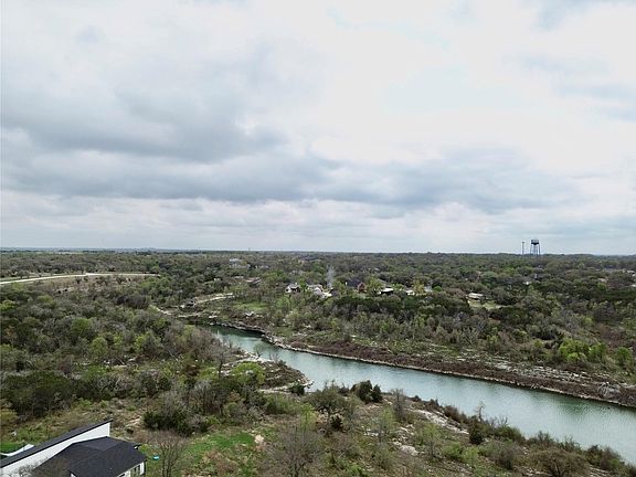 4th image of 55 Cliffside Cir