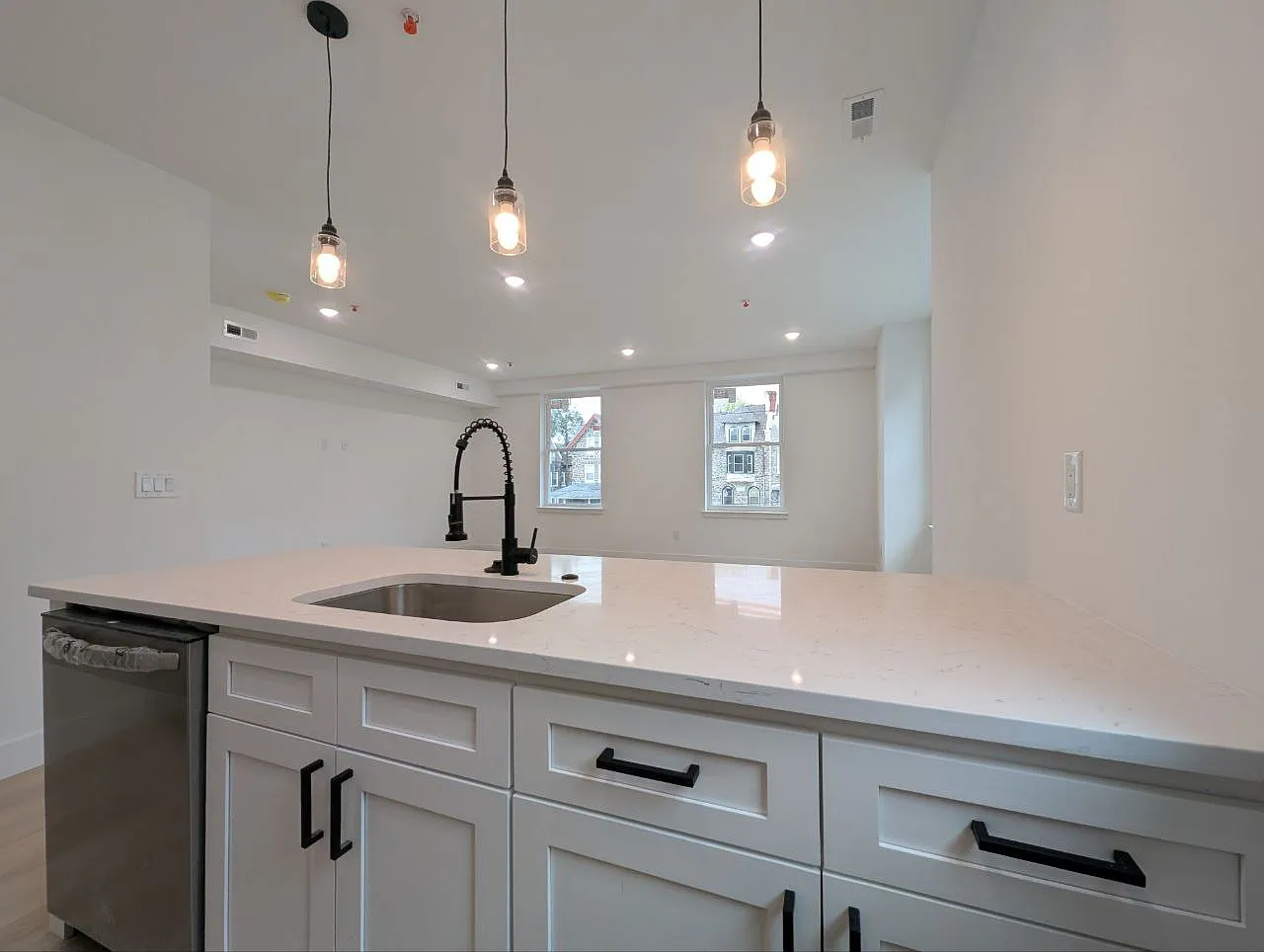 1 bed, 856 sqft, $1,475 — Photo 3