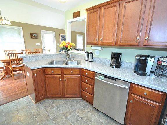 5th image of 31 Brenna Ln