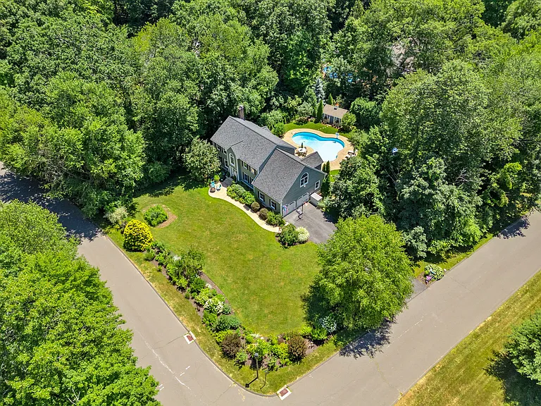 1 Boxwood Rd — Photo 42