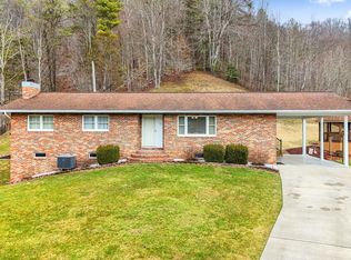 193 Old Barn Rd, Clintwood, VA 24228