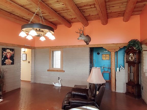 4th image of 675 Windsong Ln