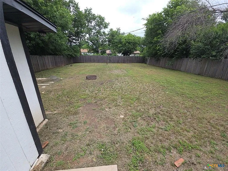 1315 Estes Dr — Photo 17