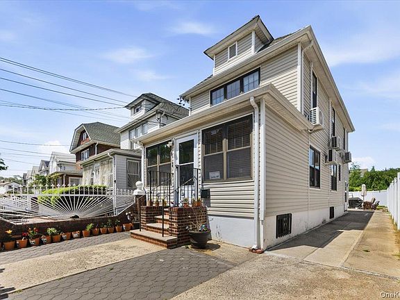 3rd image of 21825 104th Avenue