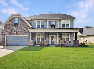 10118 Loch Lomond Dr, Charlotte, NC 28278