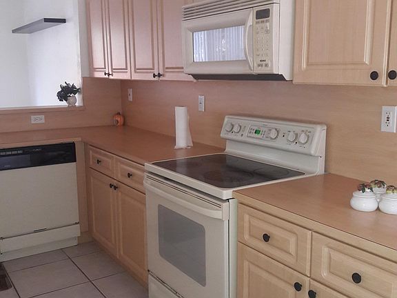2nd image of 7833 N Southwood Cir #7833