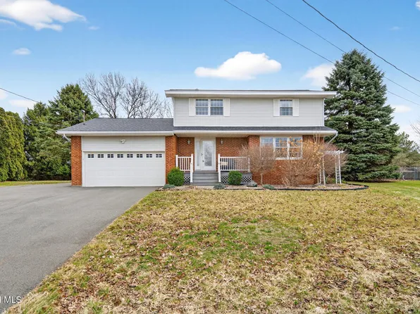 4 Albert Court, Latham, NY 12110