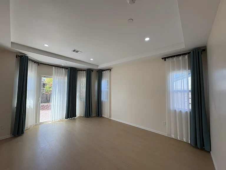 536 Emerson St — Photo 6
