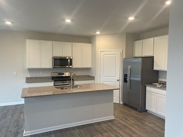 2nd image of 2325 Larkspur Ln