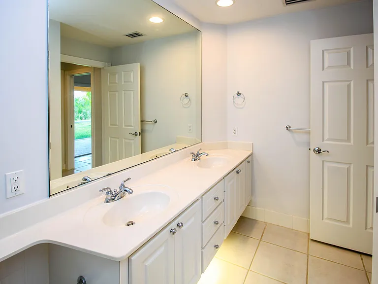 10882 SW Dardanelle Dr — Photo 9