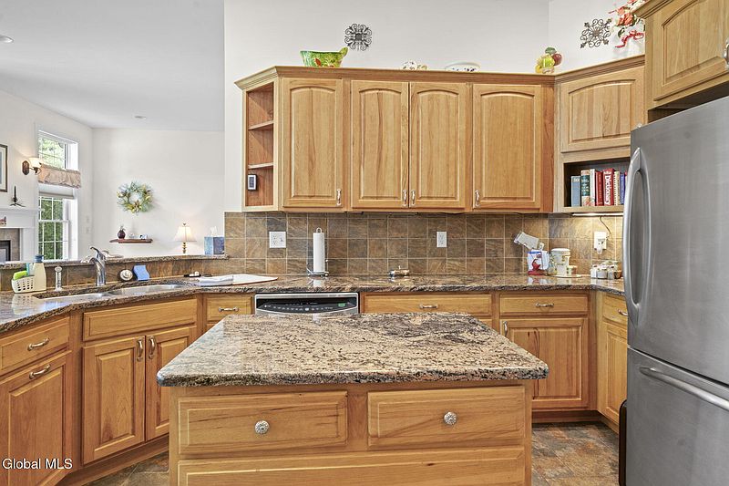 5th image of 1032 Di Bella Drive