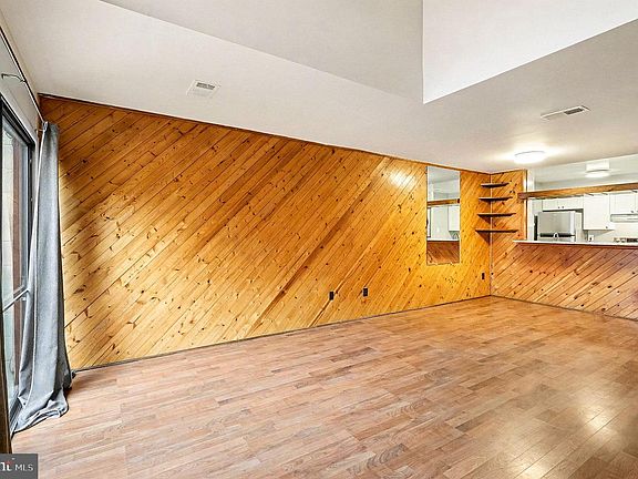 5th image of 3936 Woodhue Pl #21