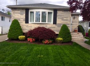33 Walker Pl, Staten Island, NY 10312