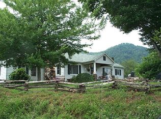 41 Pleasant Valley Ln, Franklin, NC 28734