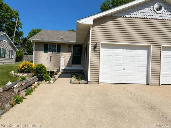 801 S 15th St, Saint Clair, MI 48079