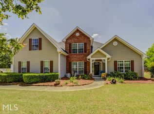 821 Winding Grove Ln, Loganville, GA 30052