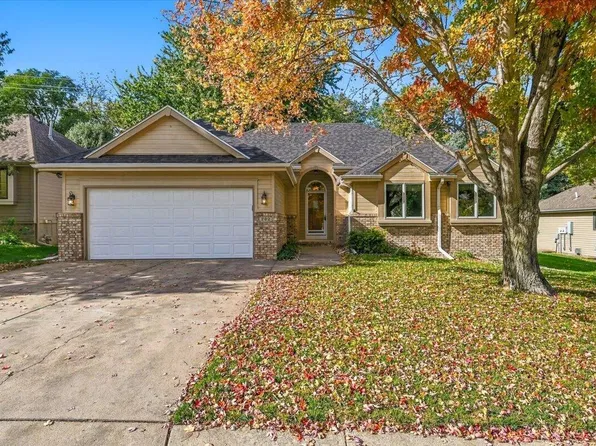 202 W Ferndale Dr, Council Bluffs, IA 51503