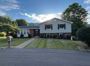 107 Ainswood Ave, Wheeling, WV 26003