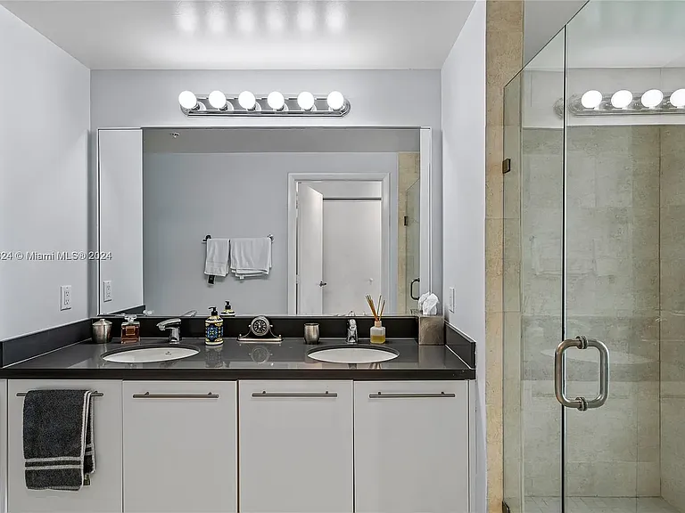 90 SW 3rd St #3501 — Photo 28
