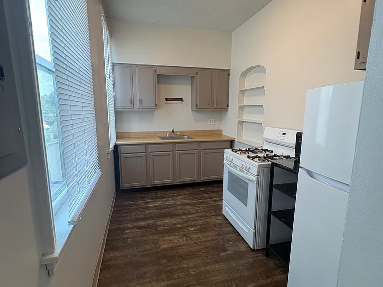 314 W Pike St #2 — Photo 1