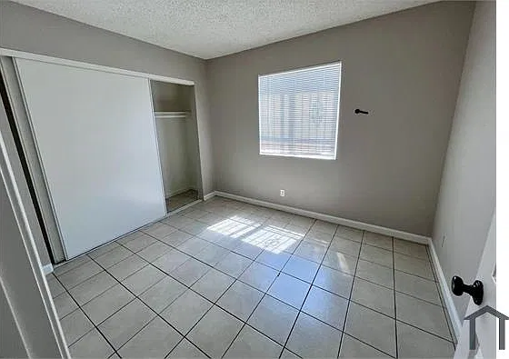 3 bed, 923 sqft, $1,500 — Photo 3