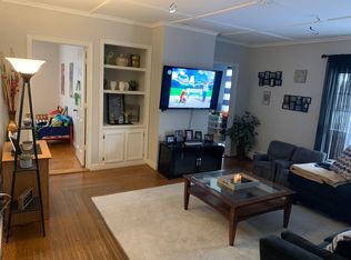 18 High St APT 1, Spencer, MA 01562