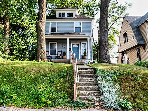 3rd image of 540 Woodlawn St SE