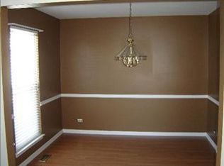 2023 Aspen Dr, Woodstock, IL 60098