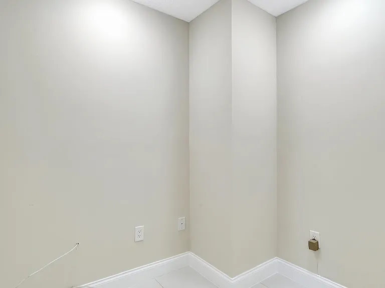 1412 NE 53rd Ct — Photo 27