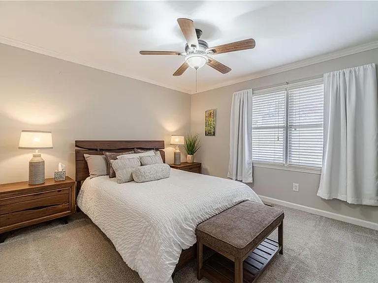 691 Harbor Cv — Photo 31