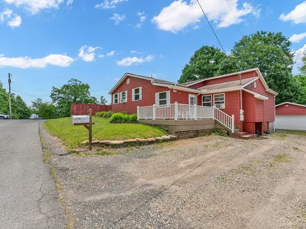 307 Briarwood Dr, Shady Spring, WV 25918