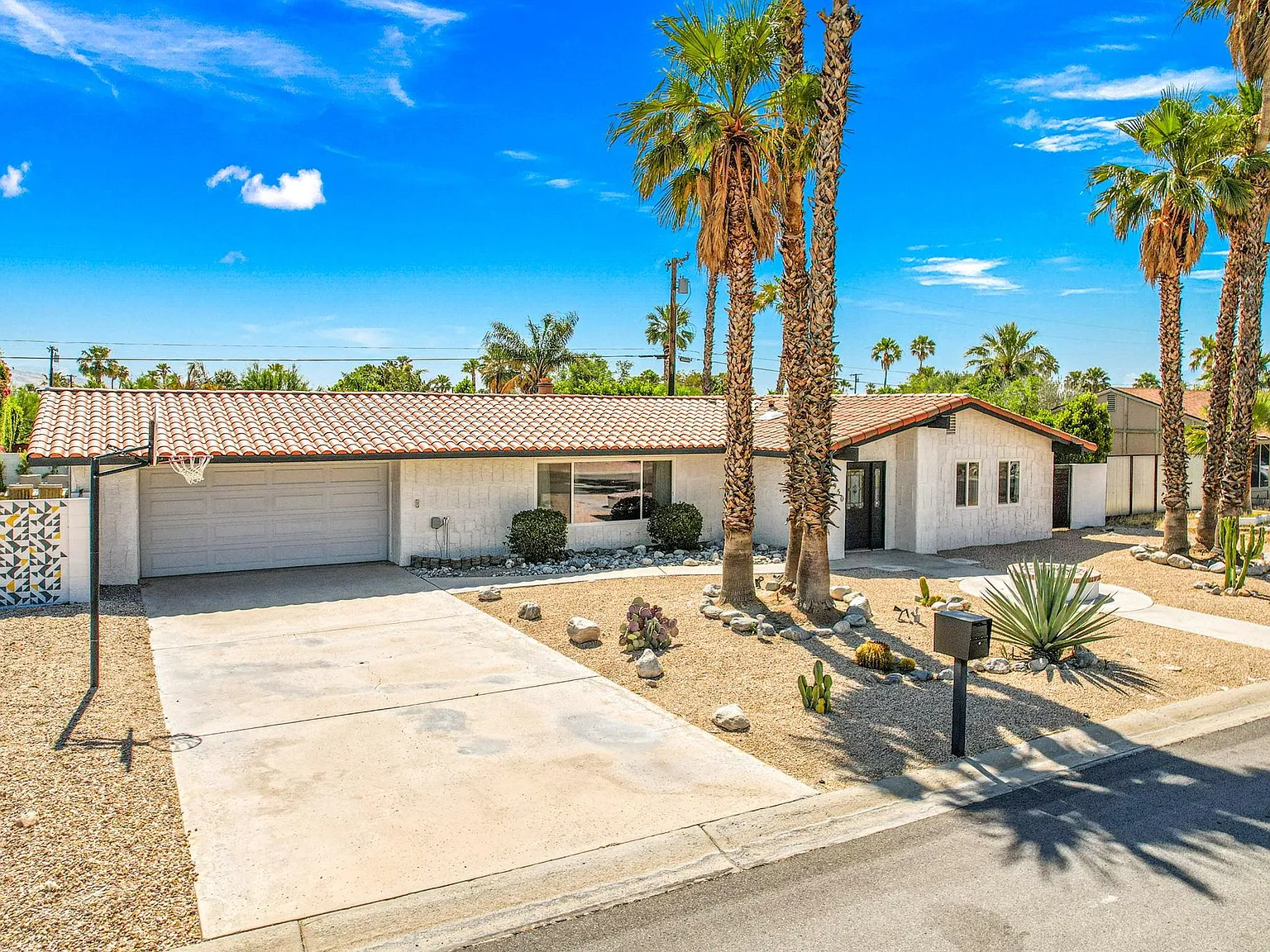 4 bed, 1987 sqft, $5,500 — Photo 4