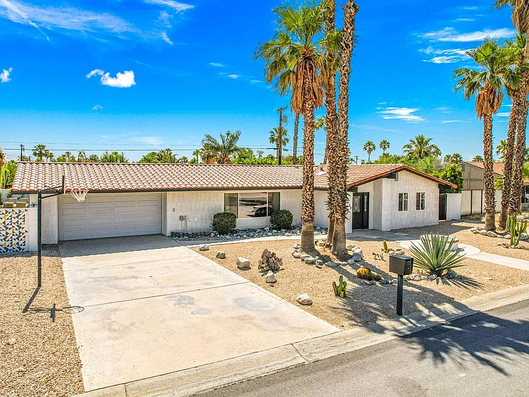 2950 N Bahada Rd — Photo 4