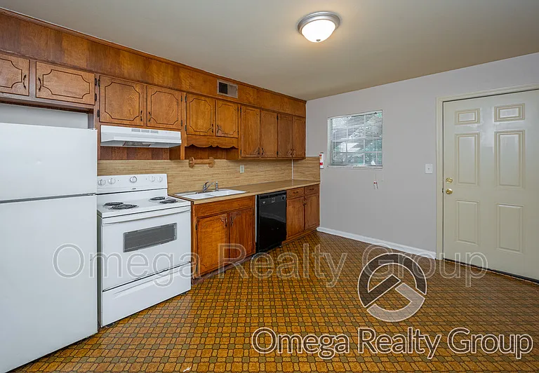 2020 High School Rd #C — Photo 10